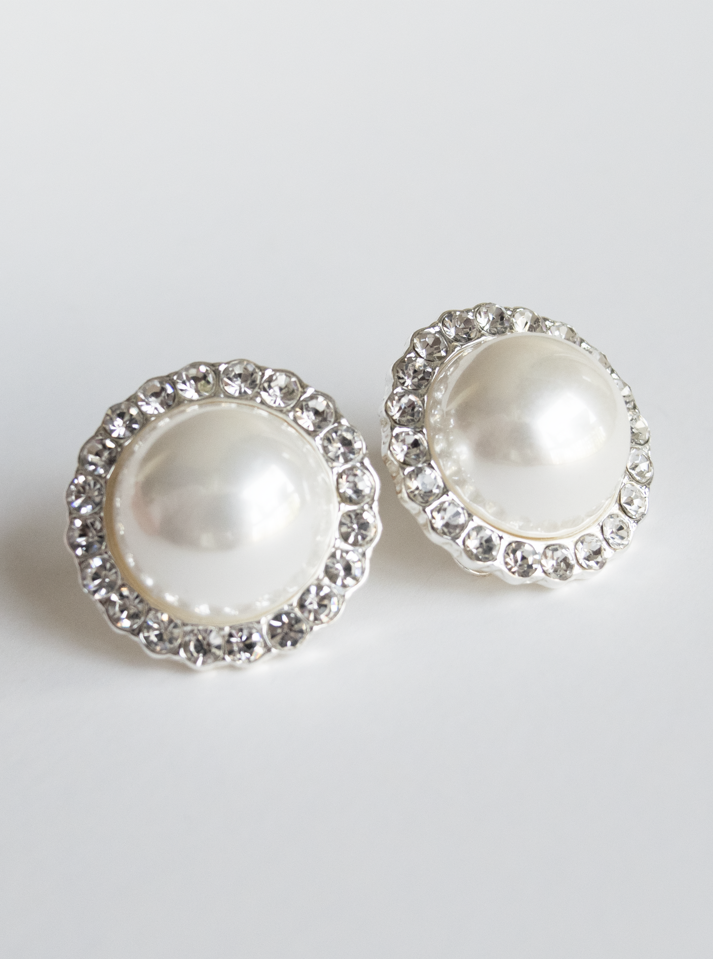 GLASS PEARL EARRINGS